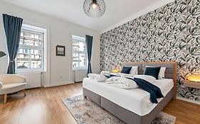 4Ty3 Apartments - Rochus-Market City Apartment Is Calling